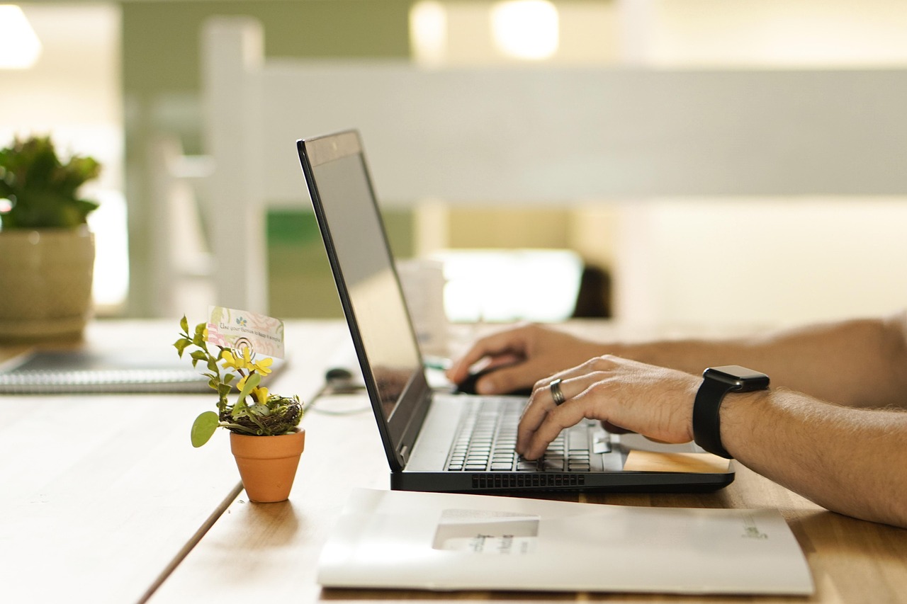 Online, connection, nature — Unlocking the Benefits of Working with a Reputable Waste Paper Supplier.